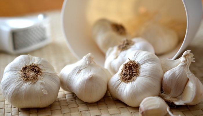 Manfaat Luar Biasa Bawang Putih Mentah, Dari Jantung Sehat Hingga Pencernaan Lancar