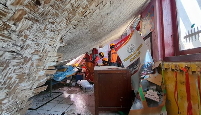 Hari Anak Nasional Berubah Tragedi, Sekolah di Kota Tasikmalaya Runtuh Tiba-Tiba