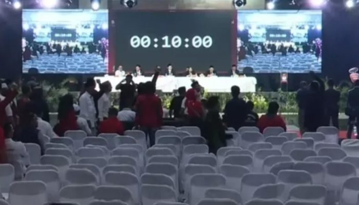 Viral di KPU Kabupaten Tasikmalaya, Calon Pilkada Tinggalkan Acara, Kursi Kosong Jadi Sorotan!
