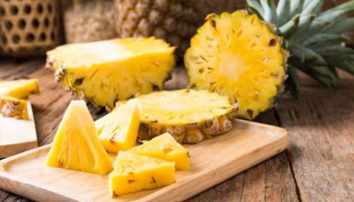 Manfaat Hebat Makan Nanas Setiap Hari, Tapi Hati-Hati Efek Sampingnya!