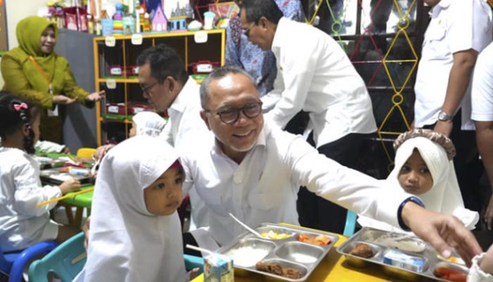 Menko Pangan Optimis Program Makan Bergizi Gratis Tingkatkan IQ Anak Indonesi