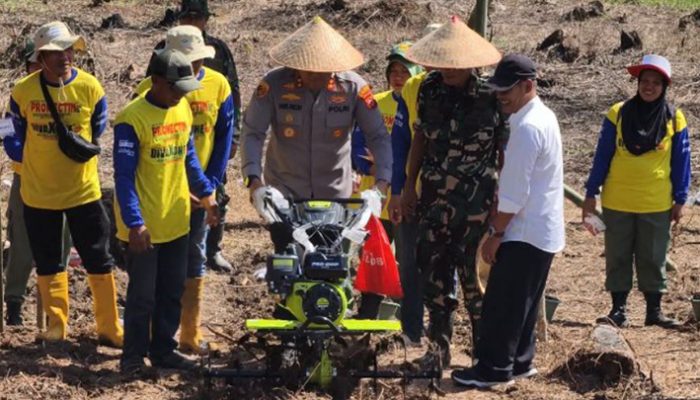 Dukung Swasembada Pangan 2025, Polres Tasikmalaya Tanam Jagung di Lahan 30 Hektare