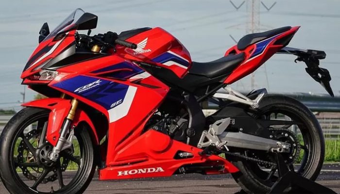 Tantang Ninja ZX-25R, Honda Rilis CBR250RR 2025 dengan Tenaga 42 HP